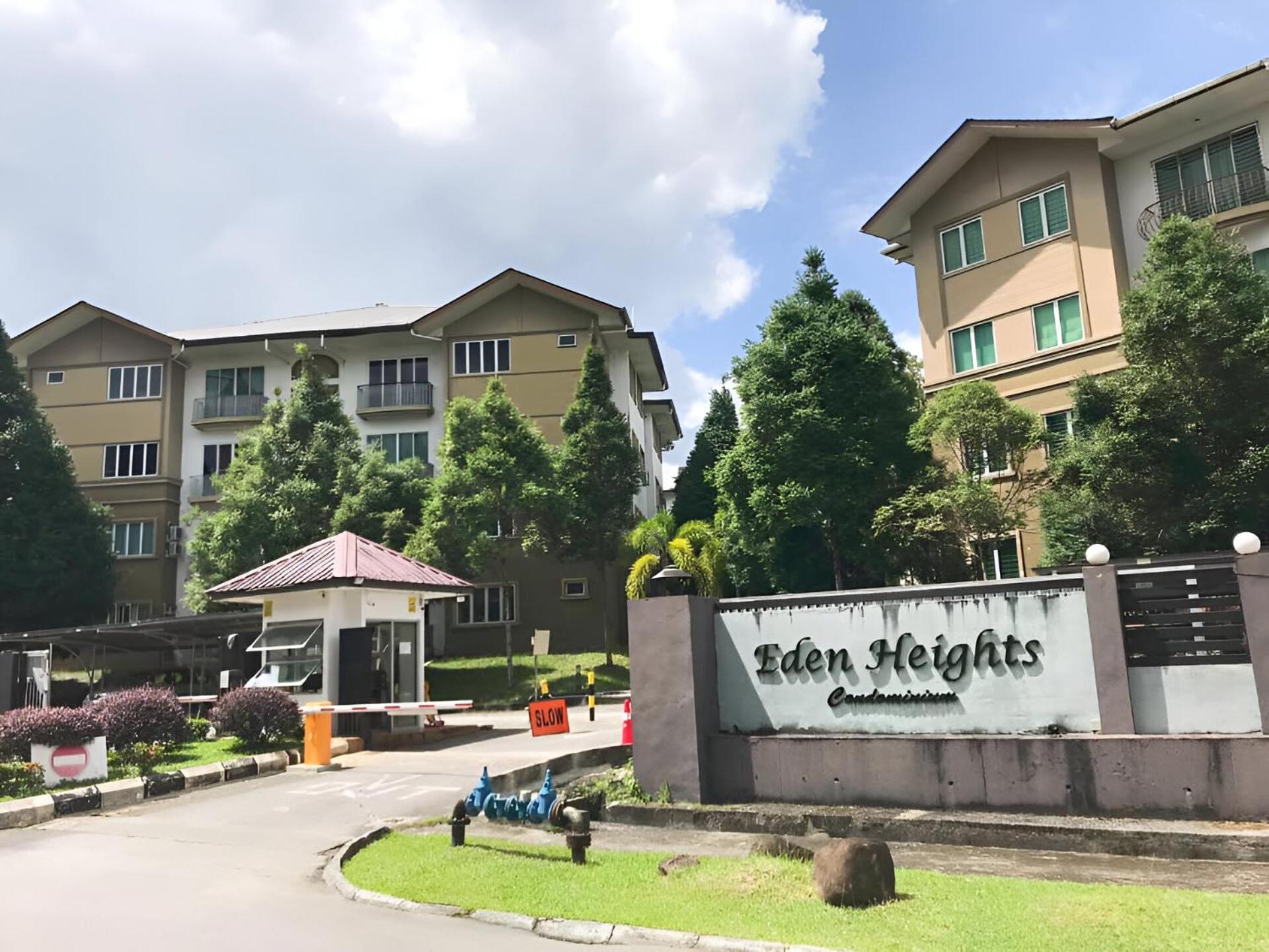 Natol Homestay - Kuching Home Penthouse Airport Road Bagian luar foto