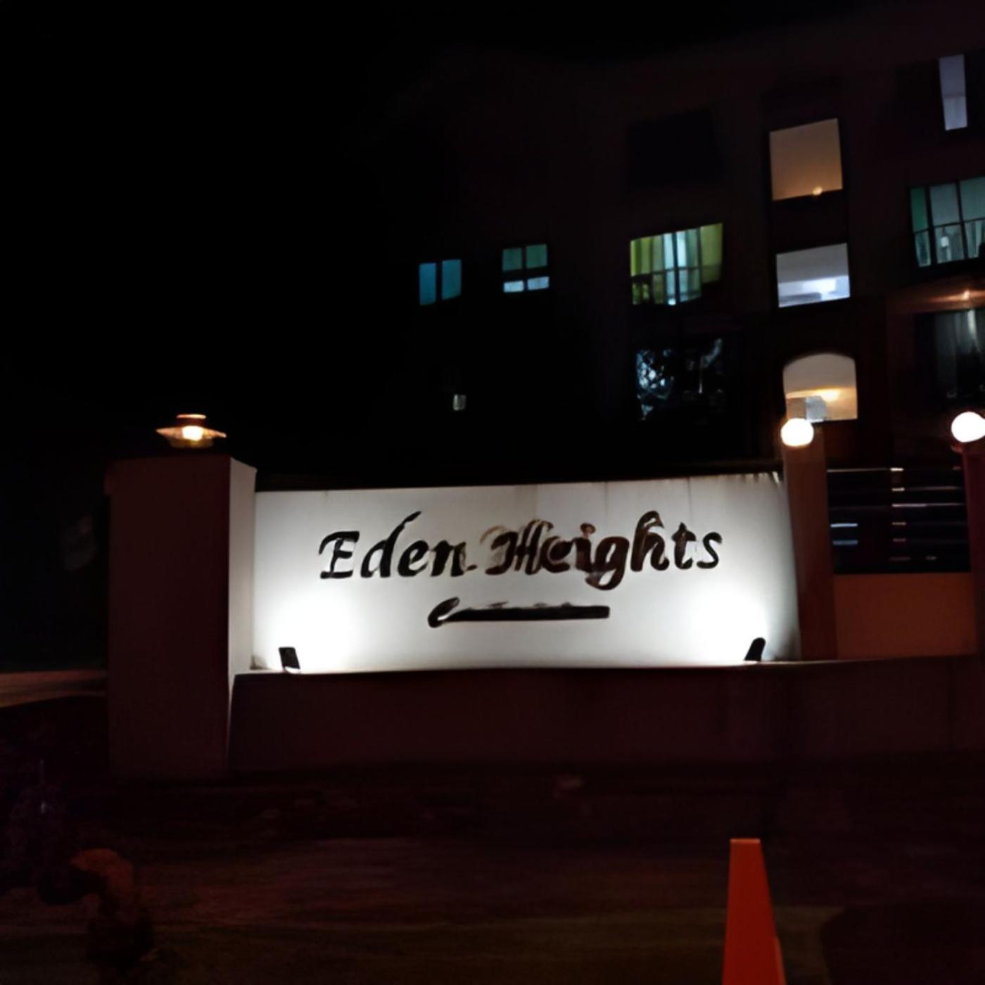 Natol Homestay - Kuching Home Penthouse Airport Road Bagian luar foto