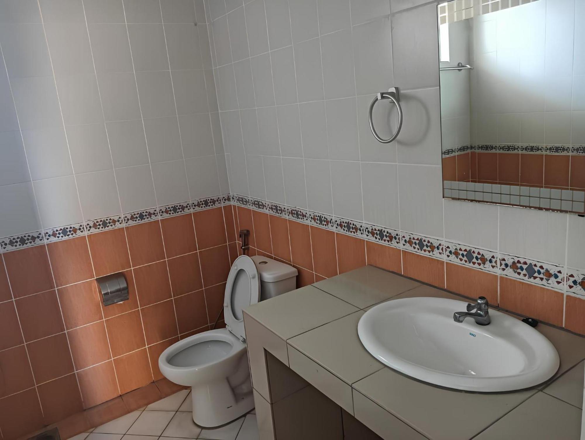 Natol Homestay - Kuching Home Penthouse Airport Road Bagian luar foto
