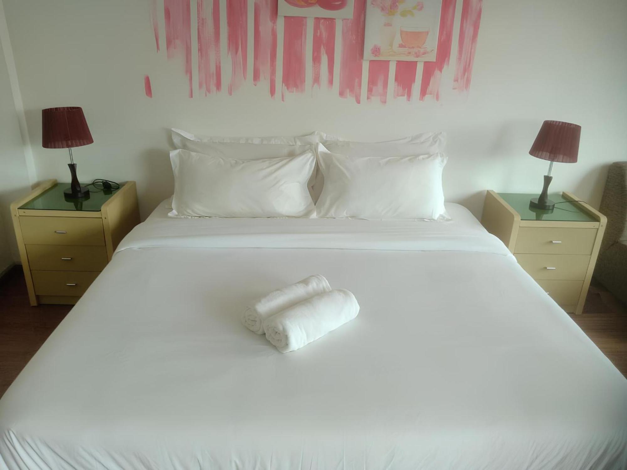 Natol Homestay - Kuching Home Penthouse Airport Road Bagian luar foto