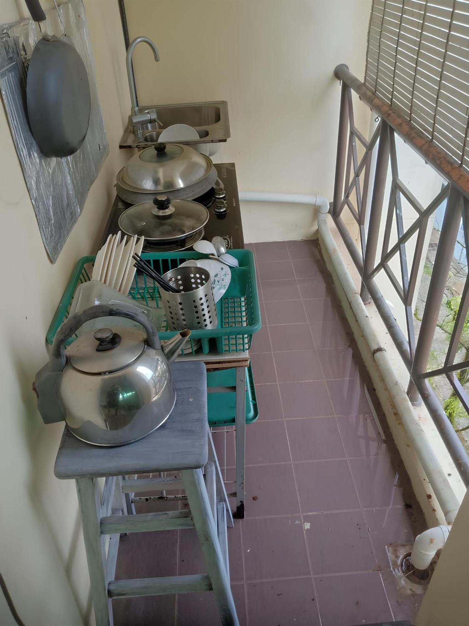 Natol Homestay - Kuching Home Penthouse Airport Road Bagian luar foto